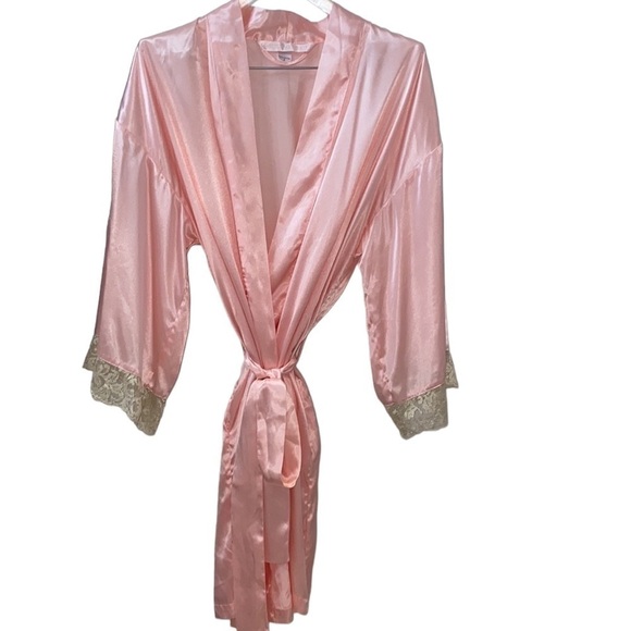 Victoria’s Secret pink satin robe and chemise with beige lace. Pink label.Size S - Picture 6 of 13